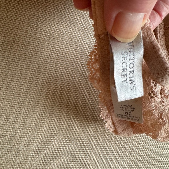 Victoria Secret Bra - Picture 2 of 3